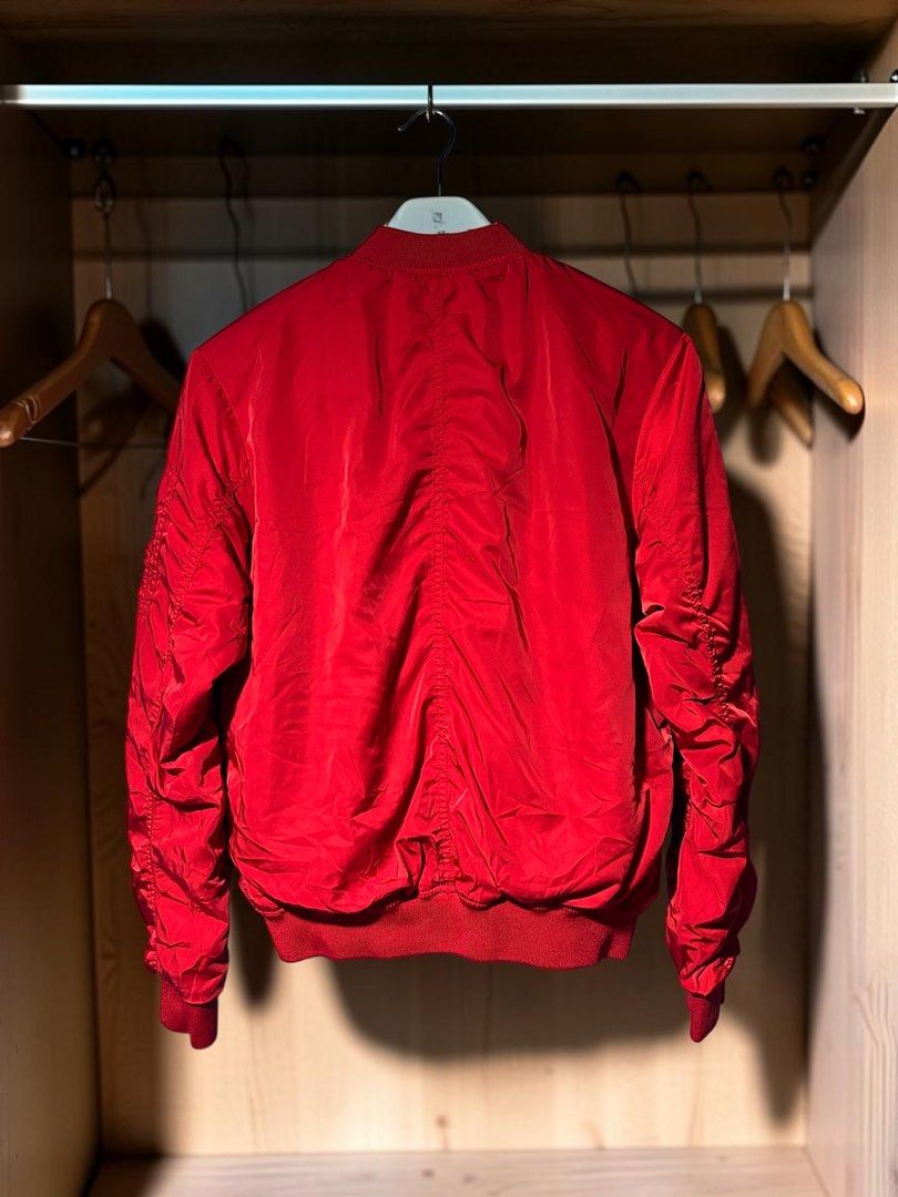 H&M Womes Red Bomber Jacket XS (Category: Coats, Jackets and Outerwear) located in Caloocan City. Submitted by marcapina2211 (Listing ID 1468904377, Image 2). Description: H&M Womens Red Bomber Jacket XS Size: XS Dimes: 20x23 No issue excellent condition 📍North Caloocan.