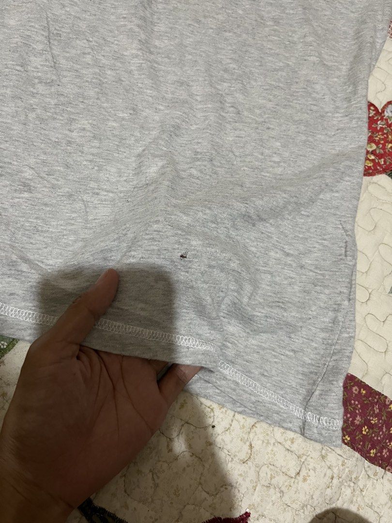 hollister vneck tee (Category: Shirts) located in Pagadian. Submitted by primserenity (Listing ID 1468872649, Image 3). Description: flaw: pinhole, armpit stain.