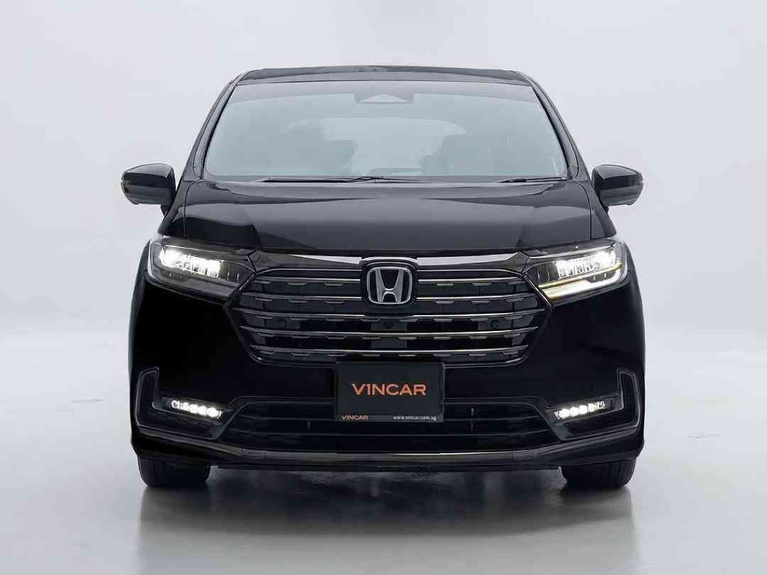 Honda Odyssey Hybrid 2.0A e-HEV Absolute EX Black Edition (Category: Used Cars) located in Singapore. Submitted by vincar_pre-owned (Listing ID 1468785713, Image 1). Description: Special black edition series, immaculate most new condition! 7-seaters MPV! High and flexible loan available! Fast and easy loan approval! Guaranteed highest quote for trade in! Call now for a non-obligatory presentation. Features: Powered by 2.0L 4 cylinders DOHC e-hev 