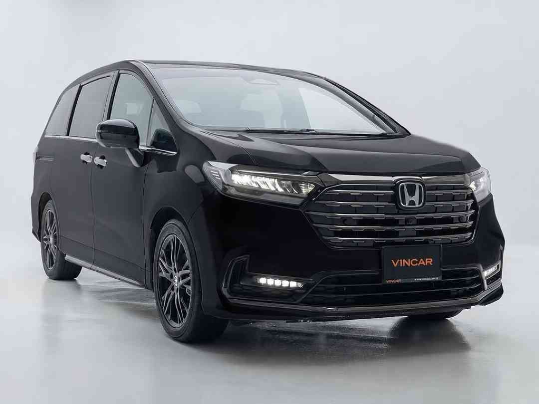 Honda Odyssey Hybrid 2.0A e-HEV Absolute EX Black Edition (Category: Used Cars) located in Singapore. Submitted by vincar_pre-owned (Listing ID 1468785713, Image 2). Description: Special black edition series, immaculate most new condition! 7-seaters MPV! High and flexible loan available! Fast and easy loan approval! Guaranteed highest quote for trade in! Call now for a non-obligatory presentation. Features: Powered by 2.0L 4 cylinders DOHC e-hev 