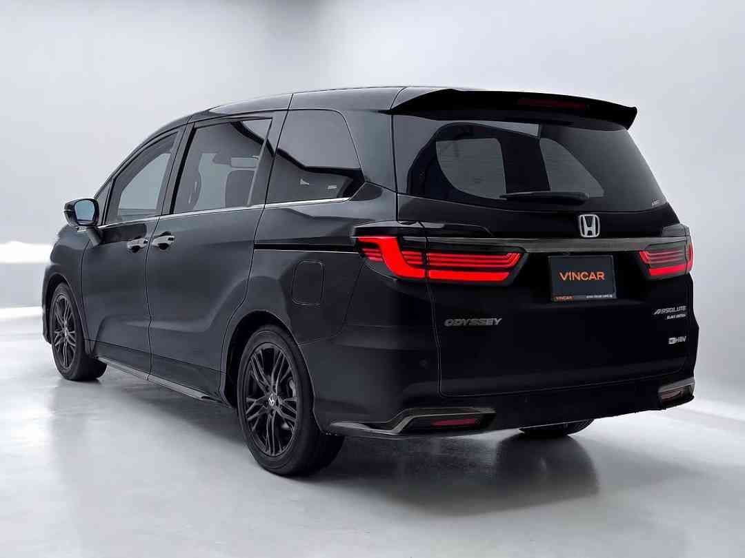 Honda Odyssey Hybrid 2.0A e-HEV Absolute EX Black Edition (Category: Used Cars) located in Singapore. Submitted by vincar_pre-owned (Listing ID 1468785713, Image 3). Description: Special black edition series, immaculate most new condition! 7-seaters MPV! High and flexible loan available! Fast and easy loan approval! Guaranteed highest quote for trade in! Call now for a non-obligatory presentation. Features: Powered by 2.0L 4 cylinders DOHC e-hev 