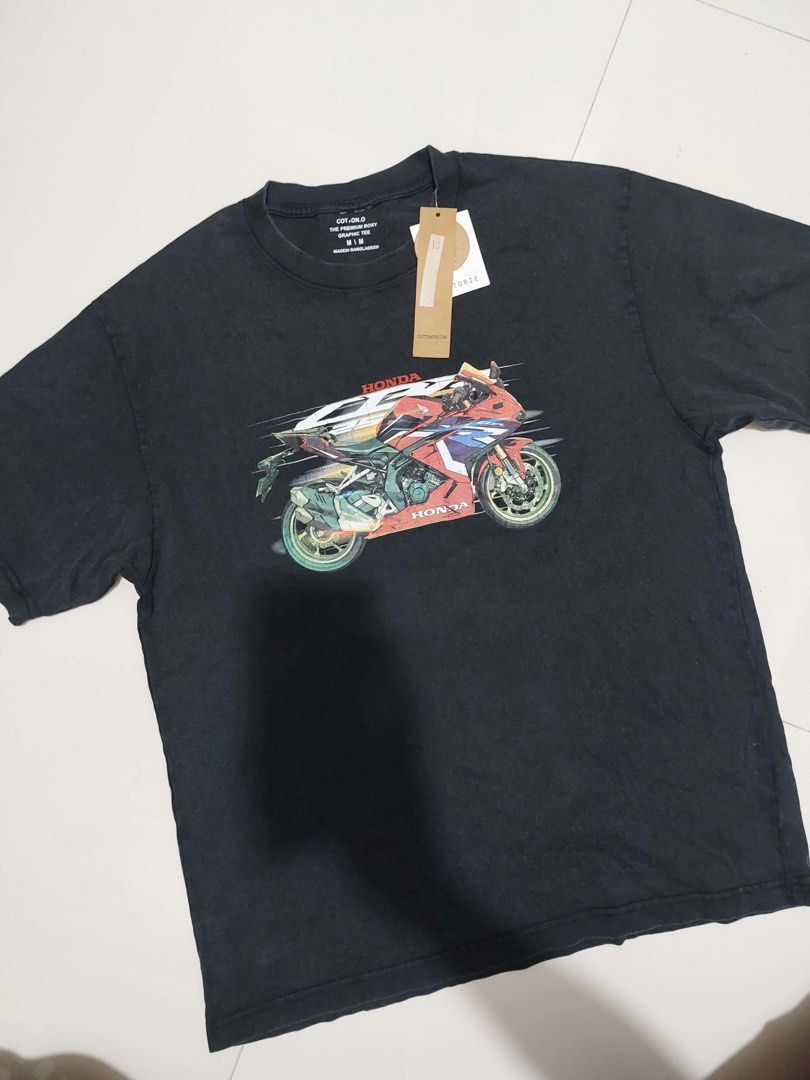 Honda Washed Graphic Tee (Category: Tshirts & Polo Shirts ) located in Bacolod City. Submitted by escanaur (Listing ID 1468766527, Image 1). Description: cut tag see details first 22x27 loc: Bacolod mop: GCash mod: J&T.