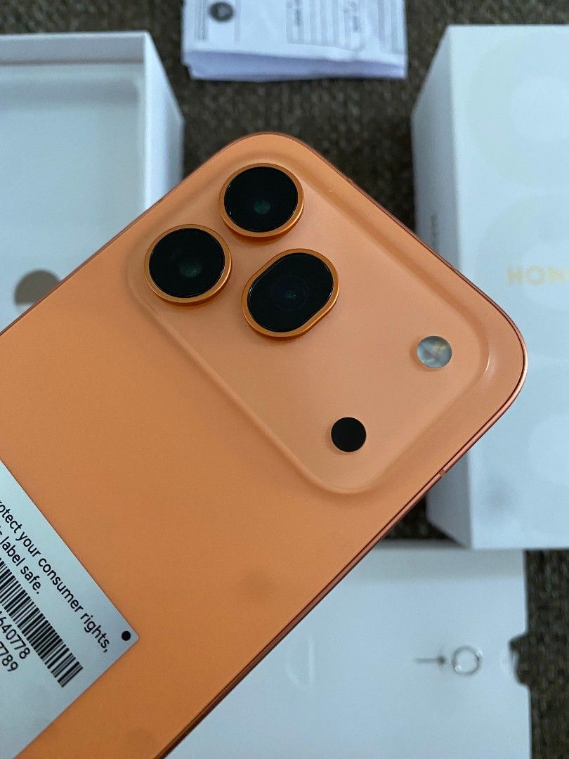 Honor 600 Pro 512GB Orange (Category: Huawei) located in Bulacan. Submitted by retapmoves007 (Listing ID 1468786757, Image 3). Description: - Model: Honor 600 Pro (Vibrant Orange) - Storage & Memory: 512GB ROM + 12GB RAM (Expandable with 16GB Honor RAM Turbo) - Processor: Snapdragon 8 Elite Mobile Platform - Battery: 7000mAh at 100% health - Condition: Immaculate, like new - Inclusions: Original box, receipt, and all packaging accessories.