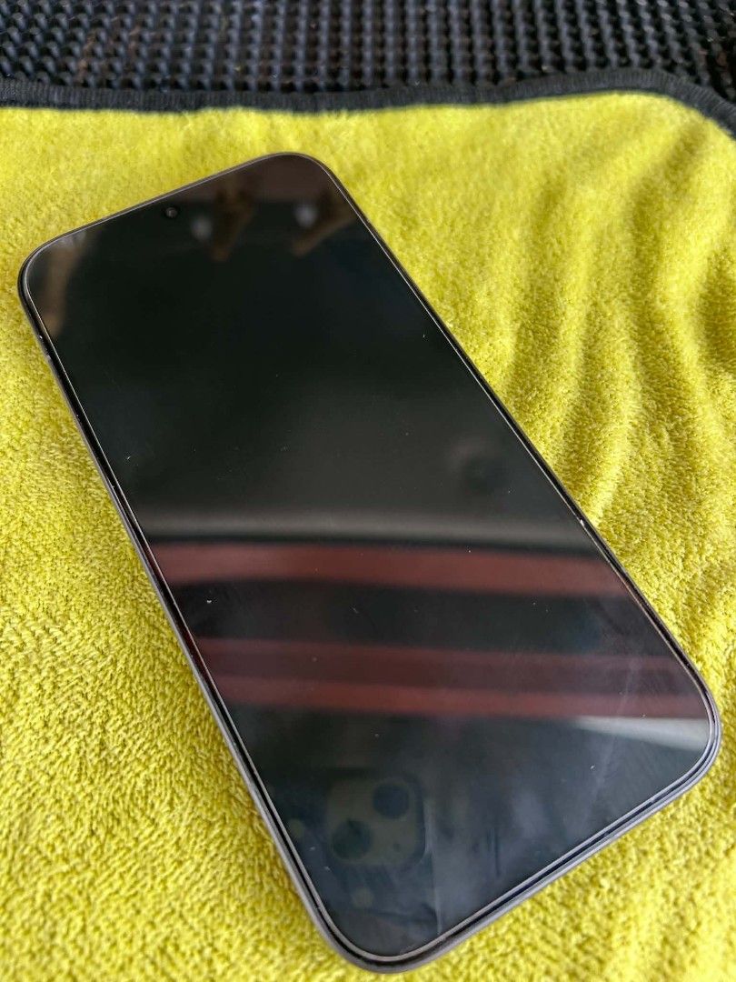 Honor 600 pro 5G (Category: Android Others) located in Pasig City. Submitted by jerecksuropia (Listing ID 1468856272, Image 3). Description: For Sale Only Pasig Area! 3months Old bought for 49999 complete set medyo madumi lang sa picture pero goods naman.