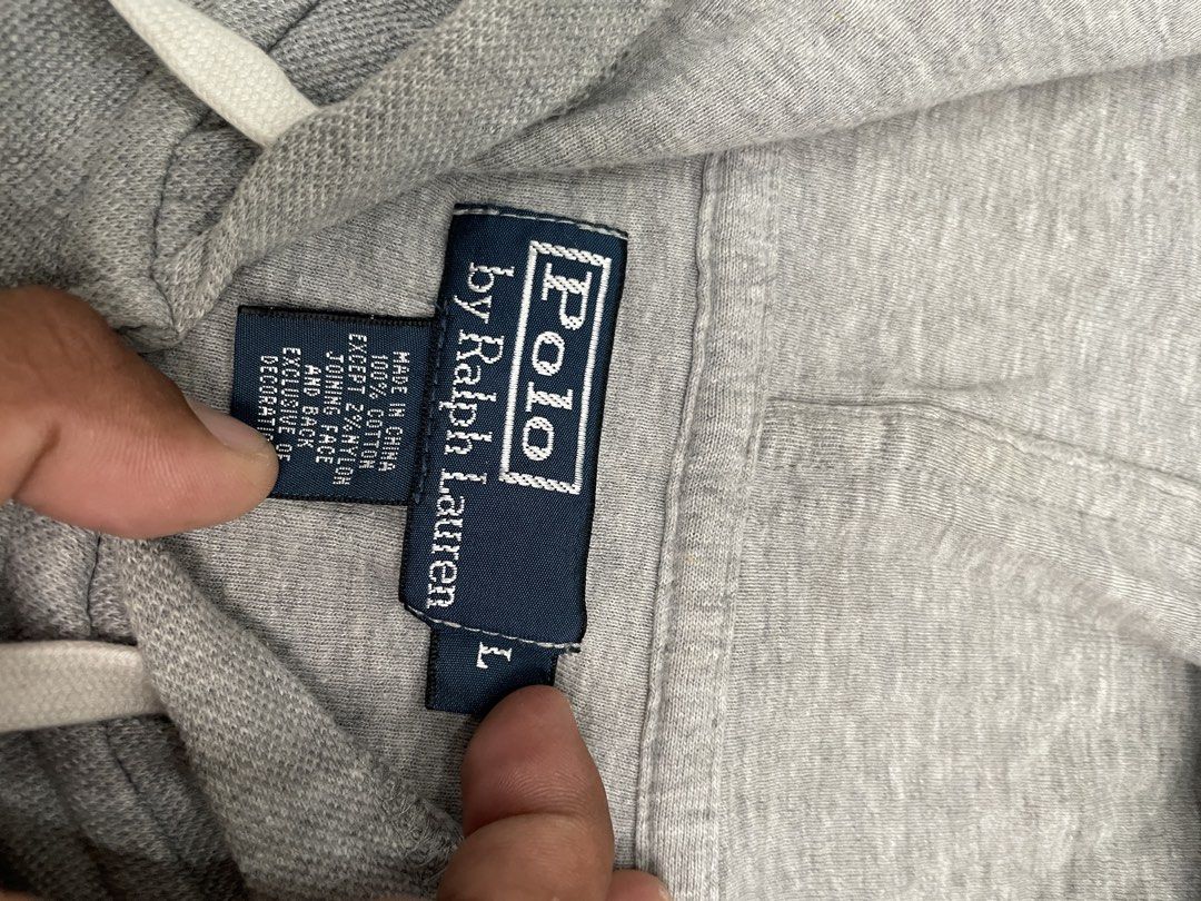 HOODIE RALPH LAUREN (Category: Hoodies) located in Pinamungahan. Submitted by yugenfajar95939 (Listing ID 1468730433, Image 3). Description: SIZE: XL EXCELLENT CONDITION NO ISSUE 23x25 .