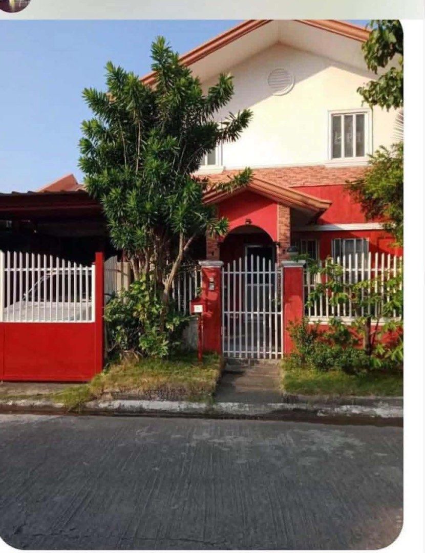 House & Lot @ Bf Resort Las Piñas (Category: House & Lot) located in Manila. Submitted by _mariacora121257 (Listing ID 1468799312, Image 1). Description: 185sms lot, 4 Bedrooms 4 Toilet Bath 2 car garage… clean title.