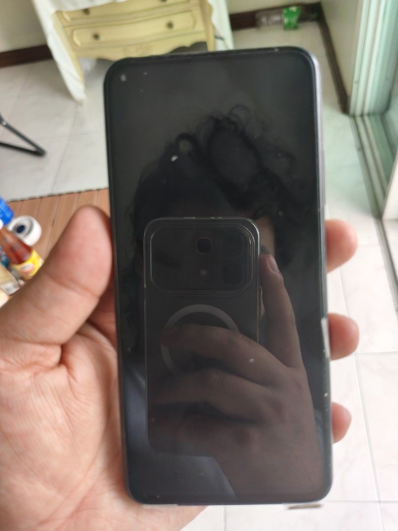 Huawei Nova 5T (Category: Huawei) located in Dasmarinas. Submitted by kimchibacon (Listing ID 1468770517, Image 2). Description: RUSH RUSH RUSH!!!! Huawei Nova 5T. Issue replaced LCD pero di maayos pagkakagawa. 4k nalang. Ikaw nalang magpaayos ng LCD. Other than that no issue sa camera, screen, back dents wala. San Juan Location.