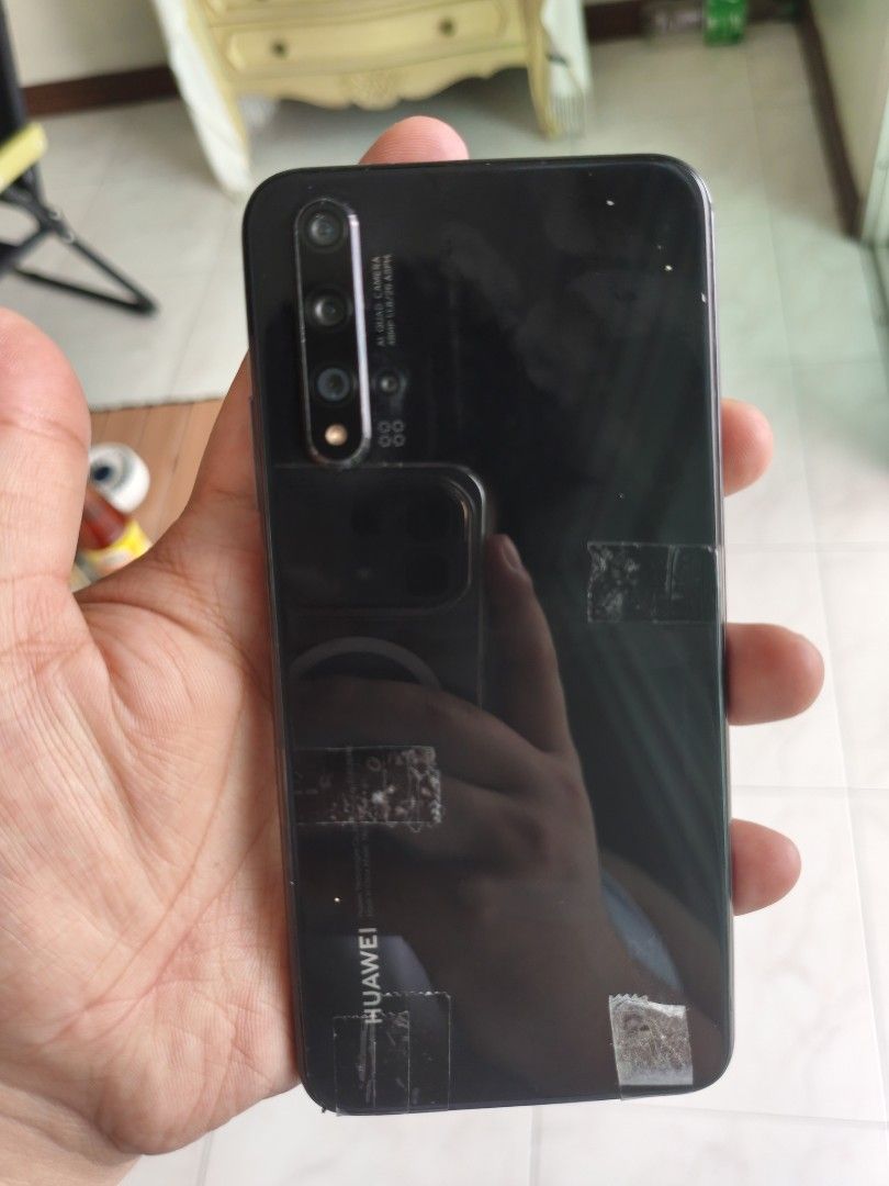 Huawei Nova 5T (Category: Huawei) located in Dasmarinas. Submitted by kimchibacon (Listing ID 1468770517, Image 3). Description: RUSH RUSH RUSH!!!! Huawei Nova 5T. Issue replaced LCD pero di maayos pagkakagawa. 4k nalang. Ikaw nalang magpaayos ng LCD. Other than that no issue sa camera, screen, back dents wala. San Juan Location.