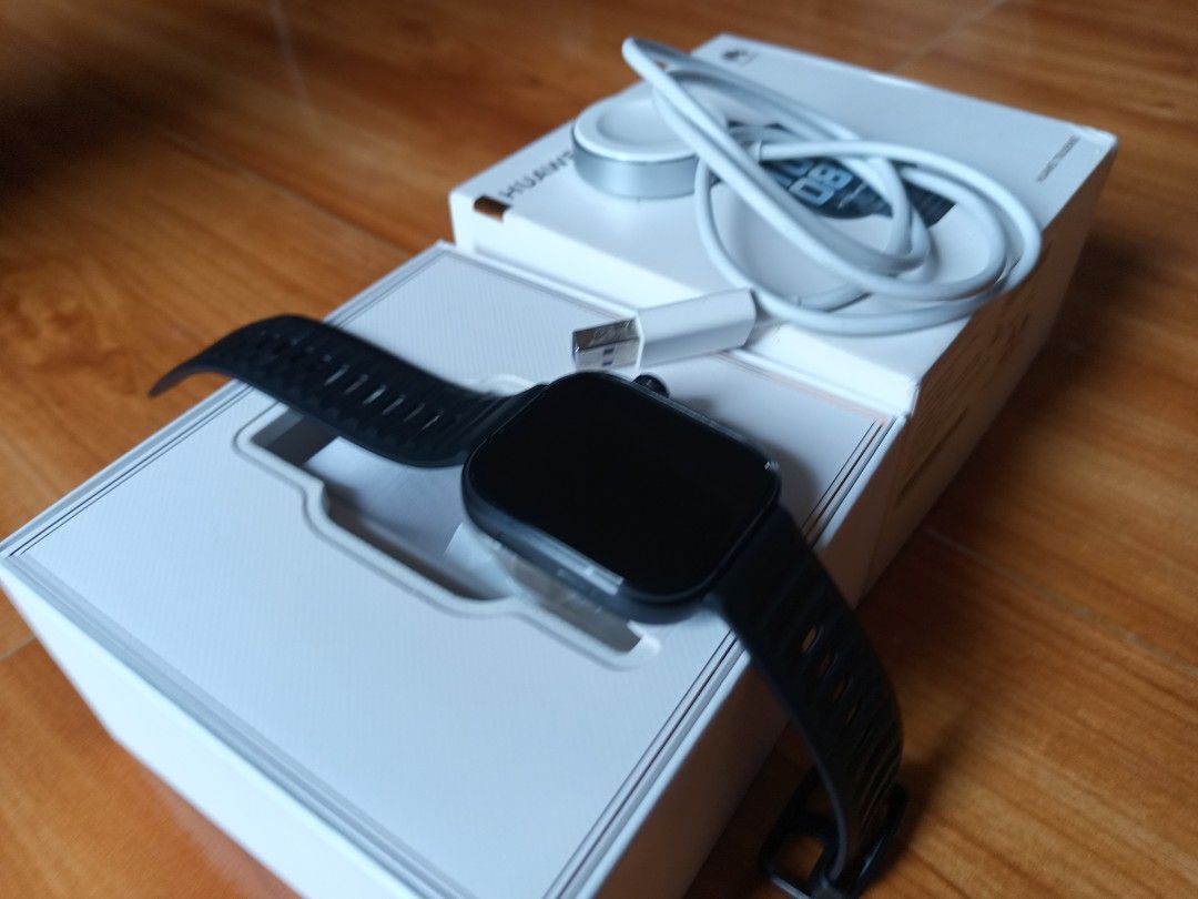 Huawei Watch Fit 5 Pro (Category: Wearables & Smart Watches) located in Tagbilaran City. Submitted by chubsthename (Listing ID 1468763708, Image 3). Description: Selling my Huawei Watch Fit 5 Pro for 7499.00 Bought May 28, 2026 RFS: Upgrade No hardware or software issues. No screen scratches, Only very slight barely noticeable frame micro-scratches (But no scratches on the side. Refer to close up photo).