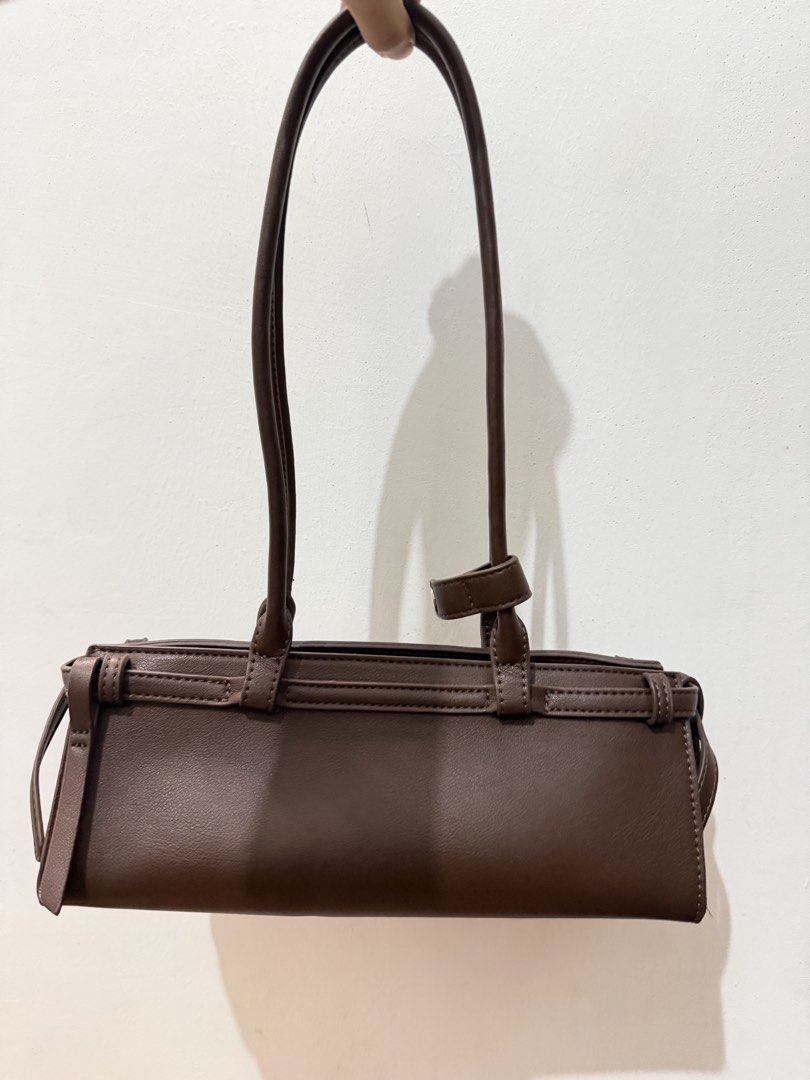 HUE Terra East West Bag Coco (Category: Shoulder Bags) located in Paranaque City. Submitted by _annyeong8 (Listing ID 1468683462, Image 3). Description: Good as new ✨ Used it twice for events and no longer using it .