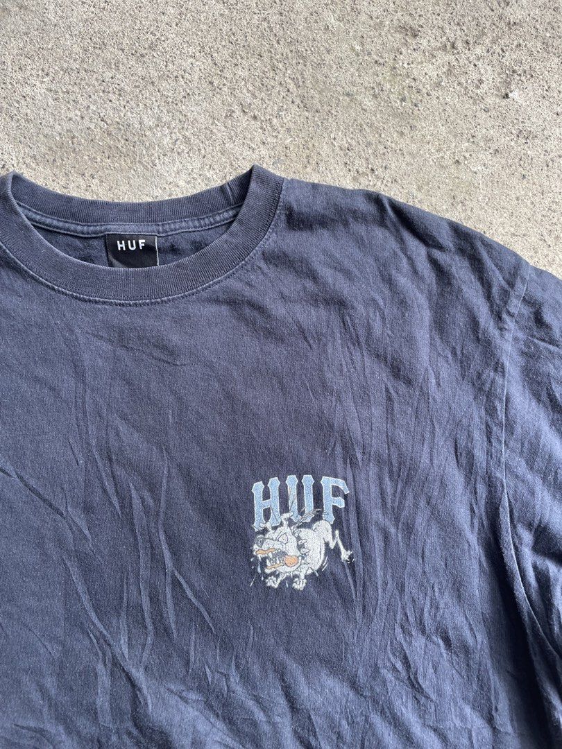 HUF Graphic Dog Tee Black Size L (Category: Tshirts & Polo Shirts ) located in Polomolok. Submitted by madagascarts (Listing ID 1468796529, Image 3). Description: - Brand: HUF - Color: Black - Size: Large (tag attached) - Fit: Short-sleeve with ribbed crew neckline - Details: Small left chest print, large angry bulldog with chain collar and block lettering on the back - Condition: Brand new with tags.
