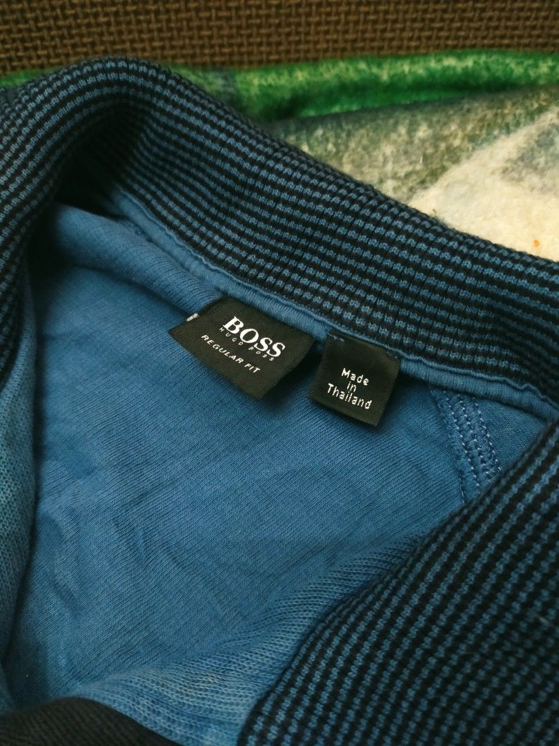Hugo Boss Quarter Snap pullover longsleeve (Category: Coats, Jackets and Outerwear) located in Manila. Submitted by kobemodina_0330 (Listing ID 1468761842, Image 2). Description: Hugo boss quarter snap pullover longsleeve Size Large As new condition 1000 📥.