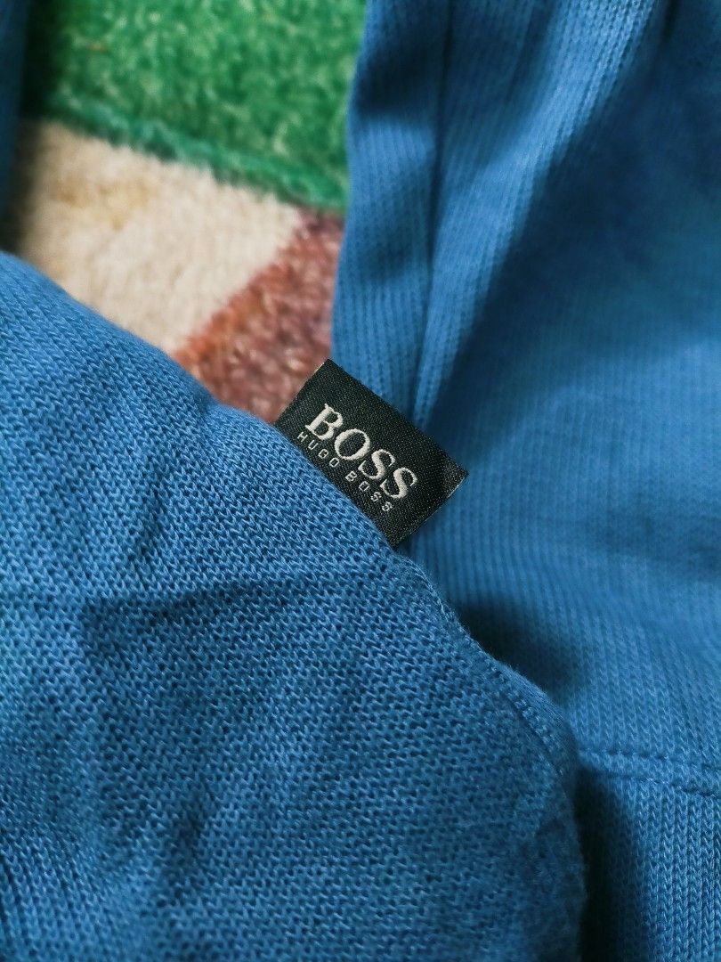 Hugo Boss Quarter Snap pullover longsleeve (Category: Coats, Jackets and Outerwear) located in Manila. Submitted by kobemodina_0330 (Listing ID 1468761842, Image 3). Description: Hugo boss quarter snap pullover longsleeve Size Large As new condition 1000 📥.
