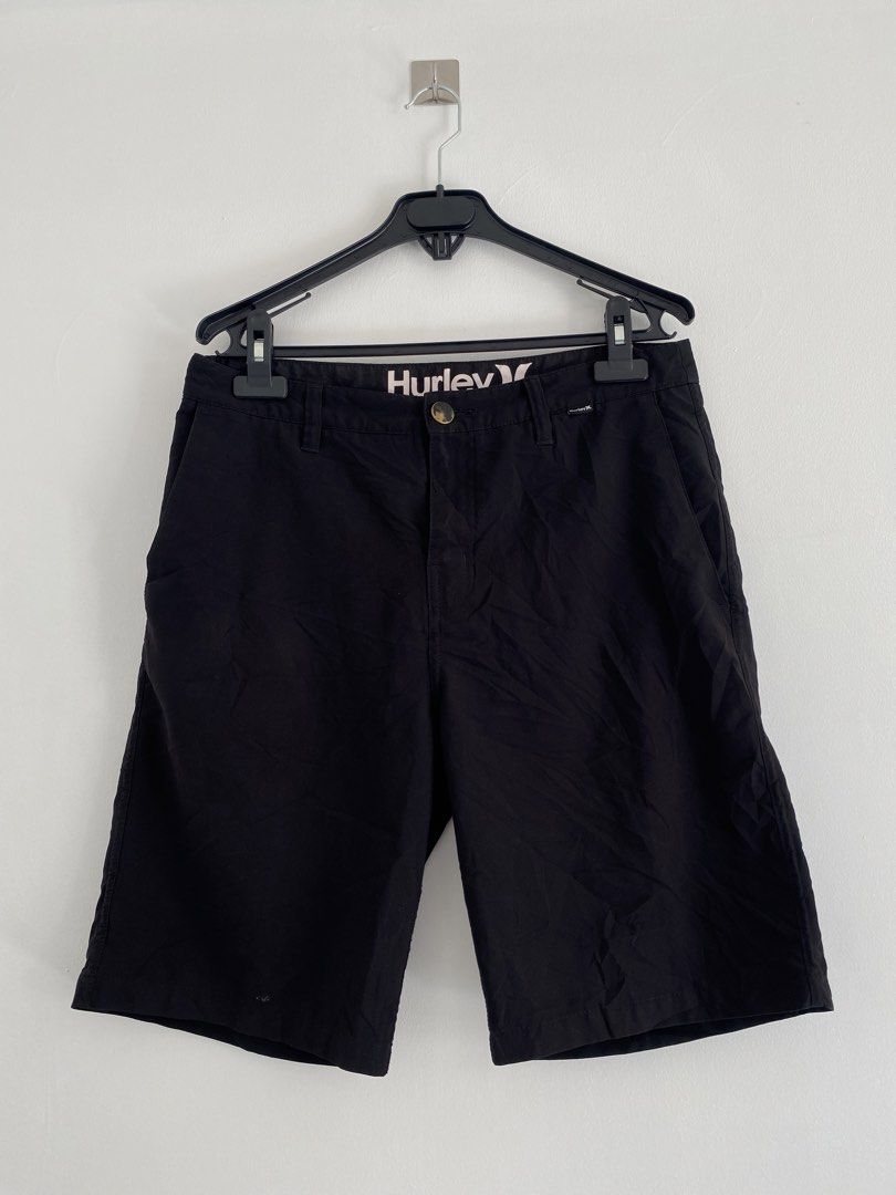 Hurley Black Board Shorts Size 30 (Category: Swim Trunks & Board Shorts) located in Talavera. Submitted by hansnoel (Listing ID 1468765175, Image 1). Description: Hurley Size 30 on tag No issue 10/10 Color rate ₱300.