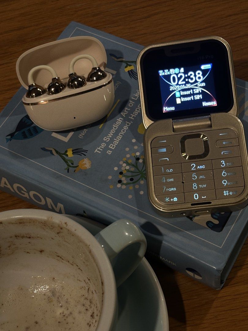 i16 Pro Flip Phone (Gold) (Category: Android Others) located in Baguio. Submitted by prettygirl_kaplaan (Listing ID 1468770641, Image 1). Description: Nostalgic… works so well !! i used it for business so i had my own SD card and SIM card there. *no SIM and SD card inside May Facebook, photos, videos, music, games, etc !! .