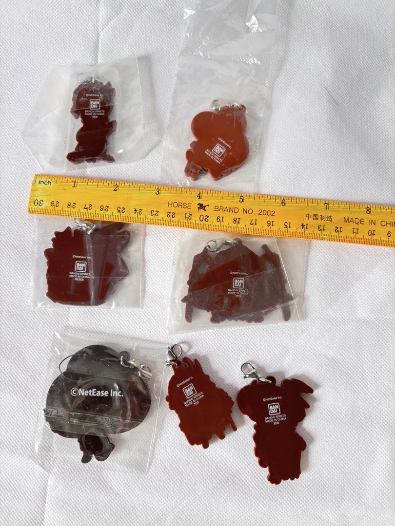 Identity V Rubber Keychains IDV (Category: Character Goods) located in Manila. Submitted by betlogmo (Listing ID 1468753948, Image 3). Description: Price stated in photo. No to sensitive buyers❌ These are not brand new items, I have opened them and inspected them before and kept them in their packaging for collection purposes. Sure buyers only, mine now pay now. Lowballing a single item or purchase will get you blocked. I’m only open to discounts
