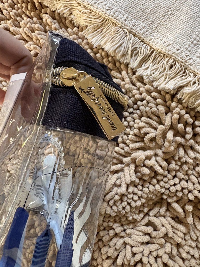 Imported Estee Lauder Make up Bag (Category: Purses & Pouches) located in Quezon City. Submitted by heartshop.ph (Listing ID 1468766087, Image 2). Description: Thick Transparent PVC Ganda nito Perfect storage ng make up and essentials! .