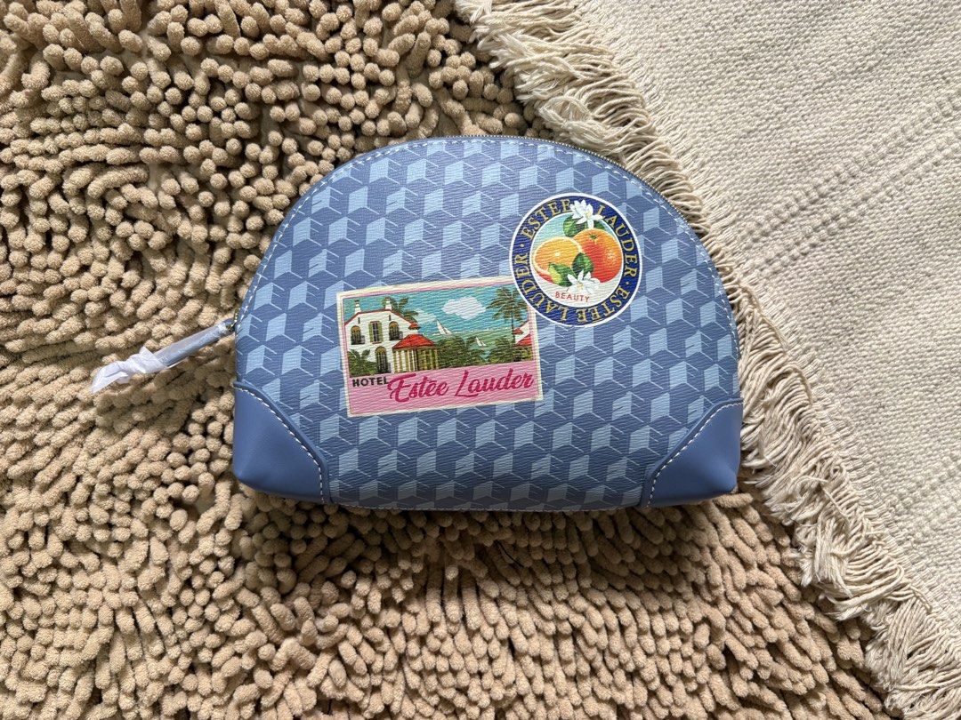 Imported Estee Lauder Travel Pouch (Category: Purses & Pouches) located in Quezon City. Submitted by heartshop.ph (Listing ID 1468763761, Image 1). Description: .