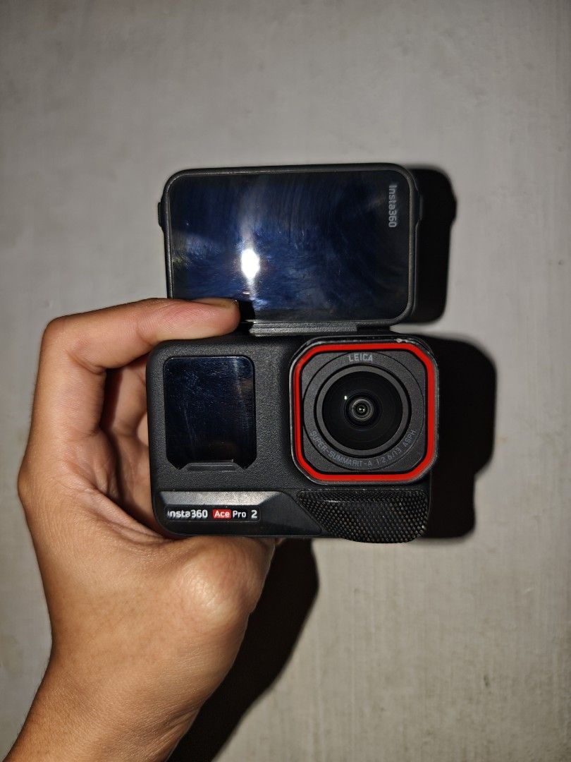 Insta360 Ace Pro 2 Action Camera (Category: Video Cameras) located in Manila. Submitted by cabraljian16978 (Listing ID 1468924563, Image 2). Description: wala na yung takit bandang charger, dents not affected performance 2orig bat or swap sa ip .