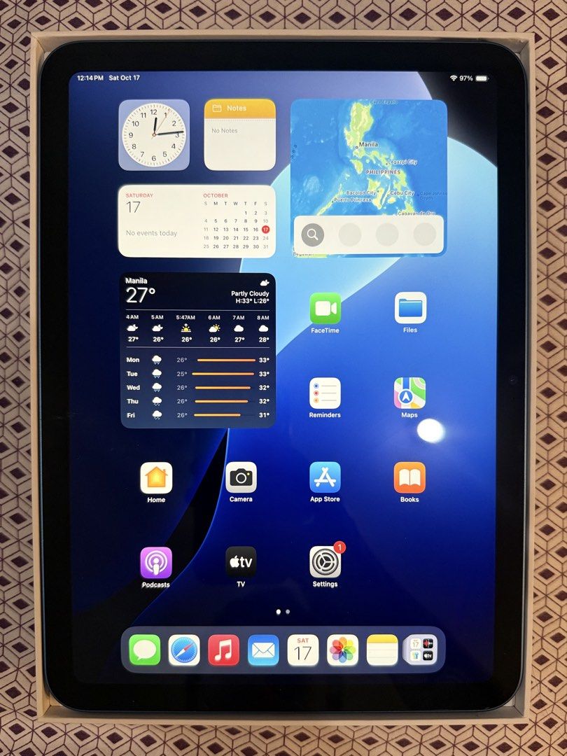 IPad 10th gen 64GB Wifi (Blue) (Category: iPad) located in Quezon City. Submitted by tobieldave-86544 (Listing ID 1468790176, Image 3). Description: • 64GB Wi-Fi only • Blue • Complete with original box, charger and cable • Excellent / new cosmetic condition • CoconutBattery currently shows 0 cycles and 103% measured battery capacity • Meetups in GH preferred so you can test the unit RFS: Gift. It was activated to test last year but never actuall
