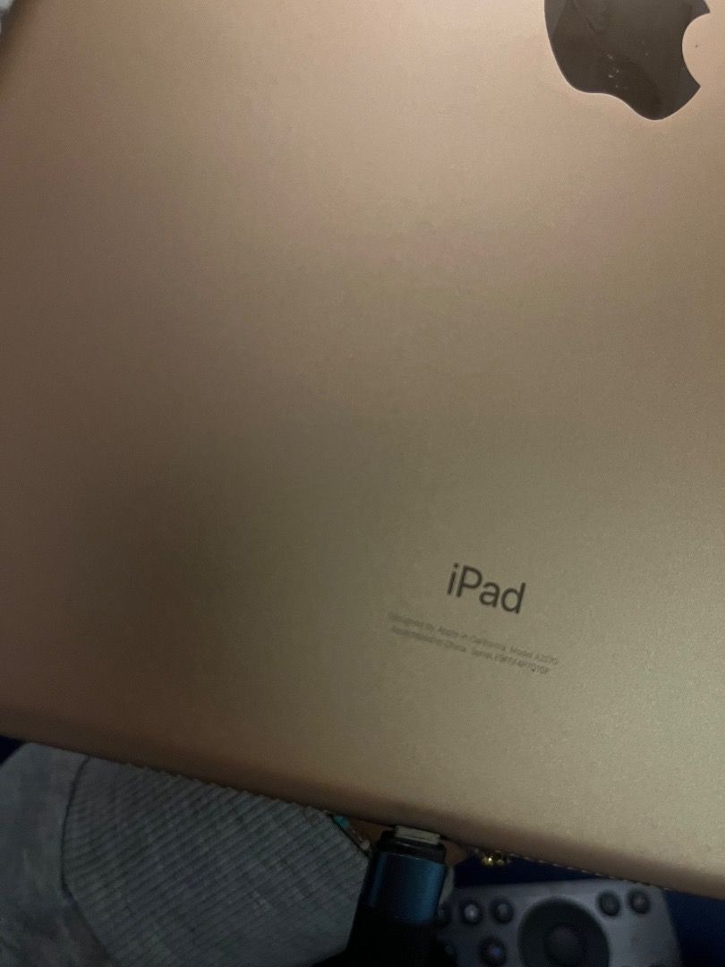 Ipad 32gb 8th gen (Category: iPad) located in Makati City. Submitted by byebyebuybuy (Listing ID 1468771350, Image 3). Description: Barely used, always with a case and tempered glass. No case, no charger, with box RFS: upgrading.