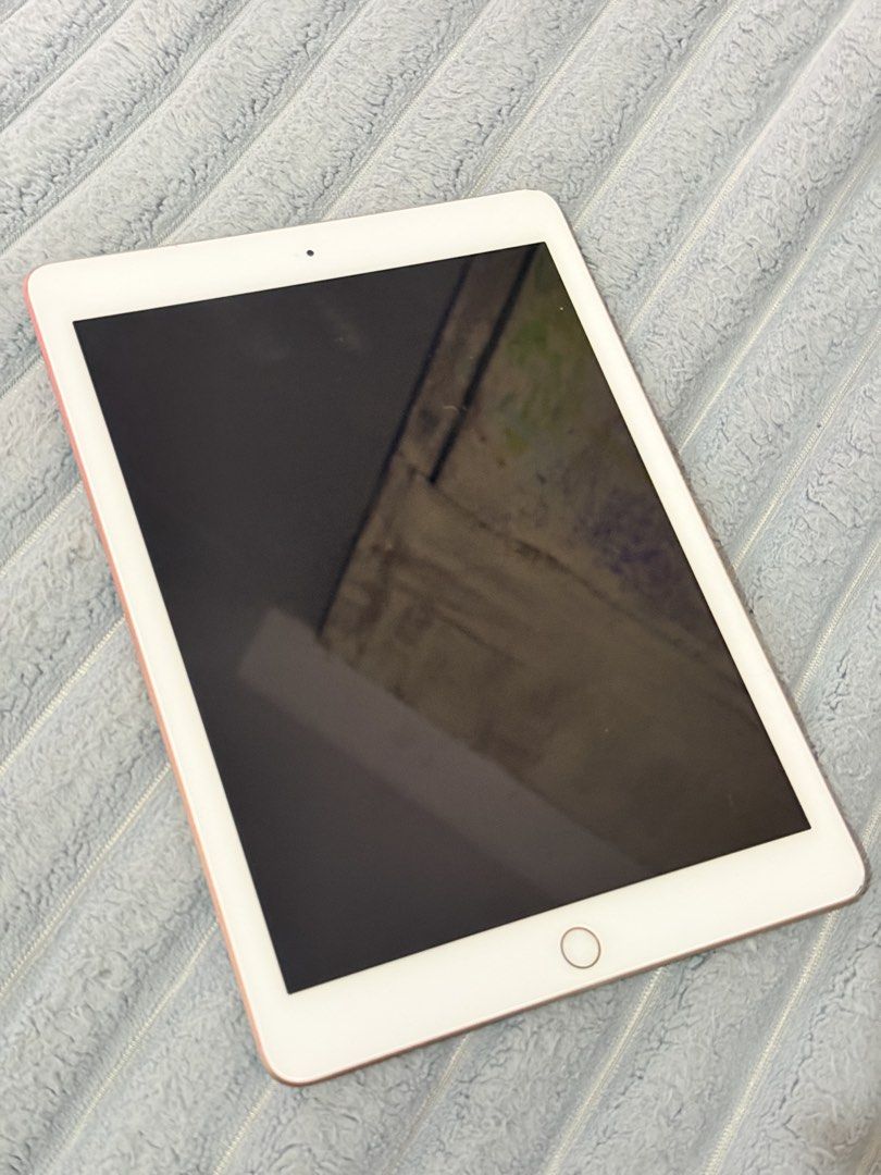 Ipad 6th Gen (Category: iPad) located in Calamba. Submitted by _thriftnisissy (Listing ID 1468728848, Image 2). Description: Selling my iPad 6th Gen, 128GB storage. ✅ Fully working ✅ 128GB storage ✅ iPadOS 17.7.11 ✅ Good for watching videos, reading, browsing and basic everyday use Condition: * Few dents on the corners * Chipped paint due to age and normal use * No known functional issues Inclusions: iPad unit and charging cable only. No Apple Pe