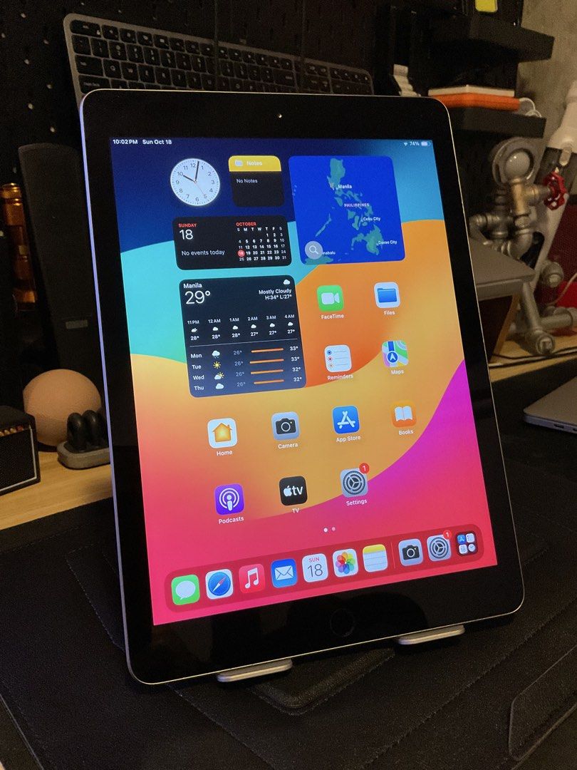 Ipad 6th Generation (Category: iPad) located in Taguig. Submitted by iguelthelion (Listing ID 1468868632, Image 1). Description: Selling pre owned iPad 6th Gen Silver 32GB No issues Clean screen No dead pixel Good speakers Wifi only Working camera & fingerprint sensor Good battery health Unit only No box & charger Location: Lake View Manors, Taguig.