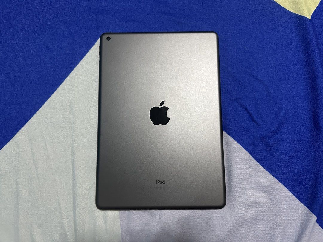 iPad (8th generation) 32gb (Category: Other Mobile & Gadget Accessories) located in Manila. Submitted by yncldo (Listing ID 1468785650, Image 1). Description: • 32 gb • w/ box & case only! .