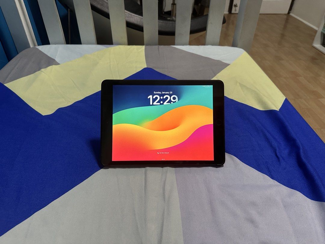 iPad (8th generation) 32gb (Category: Other Mobile & Gadget Accessories) located in Manila. Submitted by yncldo (Listing ID 1468785650, Image 2). Description: • 32 gb • w/ box & case only! .