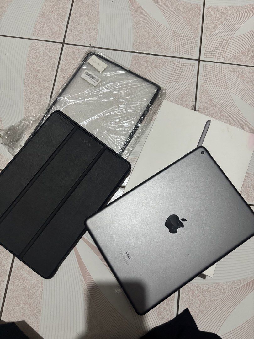 Ipad 9th Generation (Category: iPad) located in San Fernando. Submitted by livelikekally (Listing ID 1468756973, Image 2). Description: RFS: Barely using it NEGOTIABLE SA SURE BUYER.