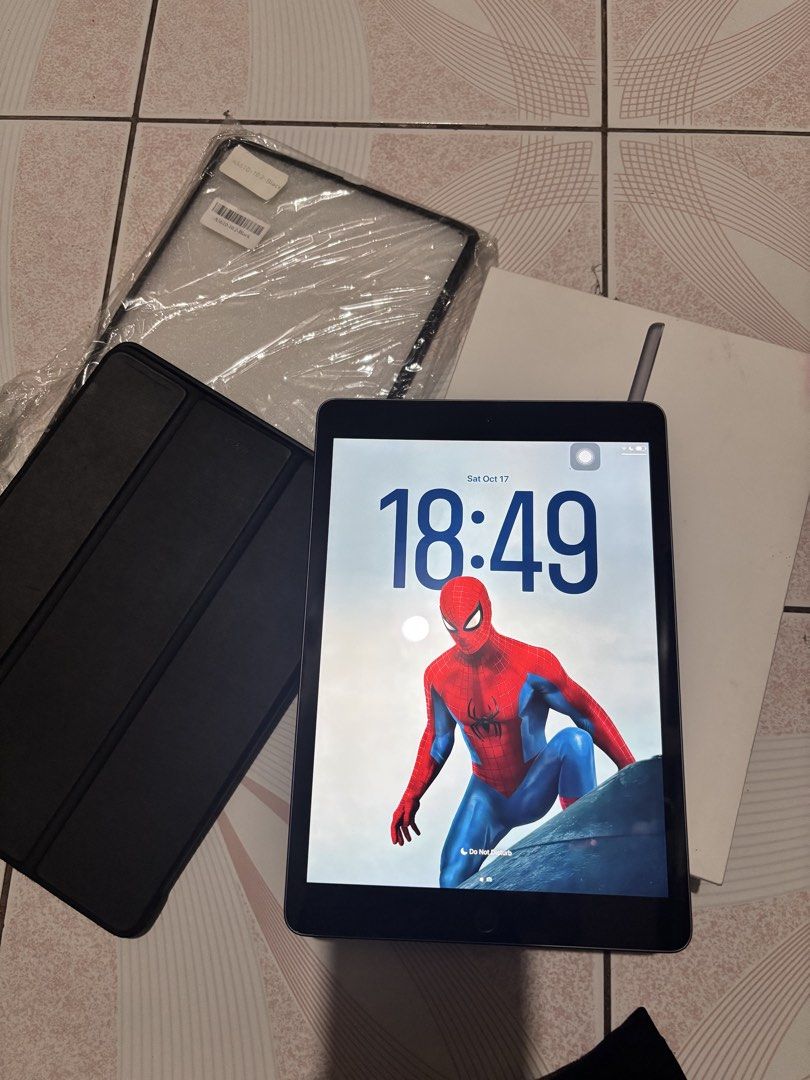 Ipad 9th Generation (Category: iPad) located in San Fernando. Submitted by livelikekally (Listing ID 1468756973, Image 1). Description: RFS: Barely using it NEGOTIABLE SA SURE BUYER.