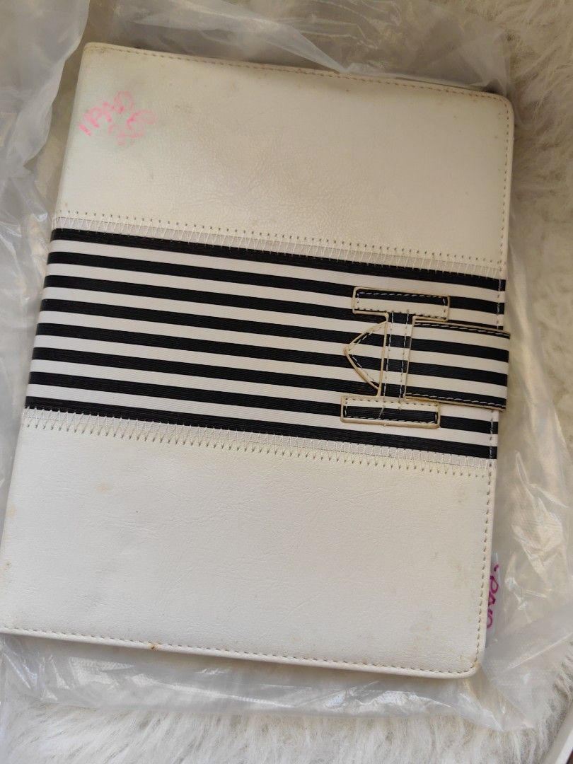 ipad cases take all 250 (Category: Laptops & Notebooks) located in Cavite. Submitted by jjcollectiveshop (Listing ID 1468769016, Image 3). Description: ipad cases halo halo 250 take all ipad 2.