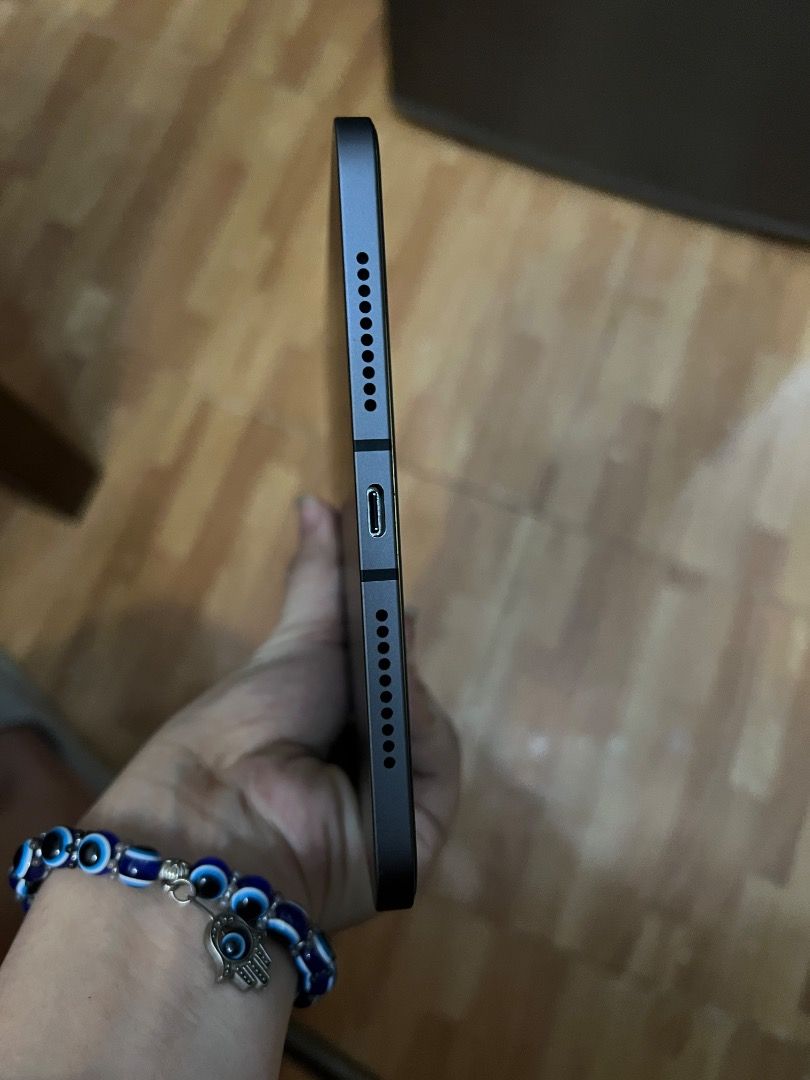 Ipad mini 6 256GB wifi and cellular (Category: iPad) located in Imus. Submitted by jkpcm14 (Listing ID 1468866024, Image 3). Description: Ipad mini 6 256GB Wifi and Cellular No sim restrictions Makinis like new Makunat battery Type c Installed tempered glass.