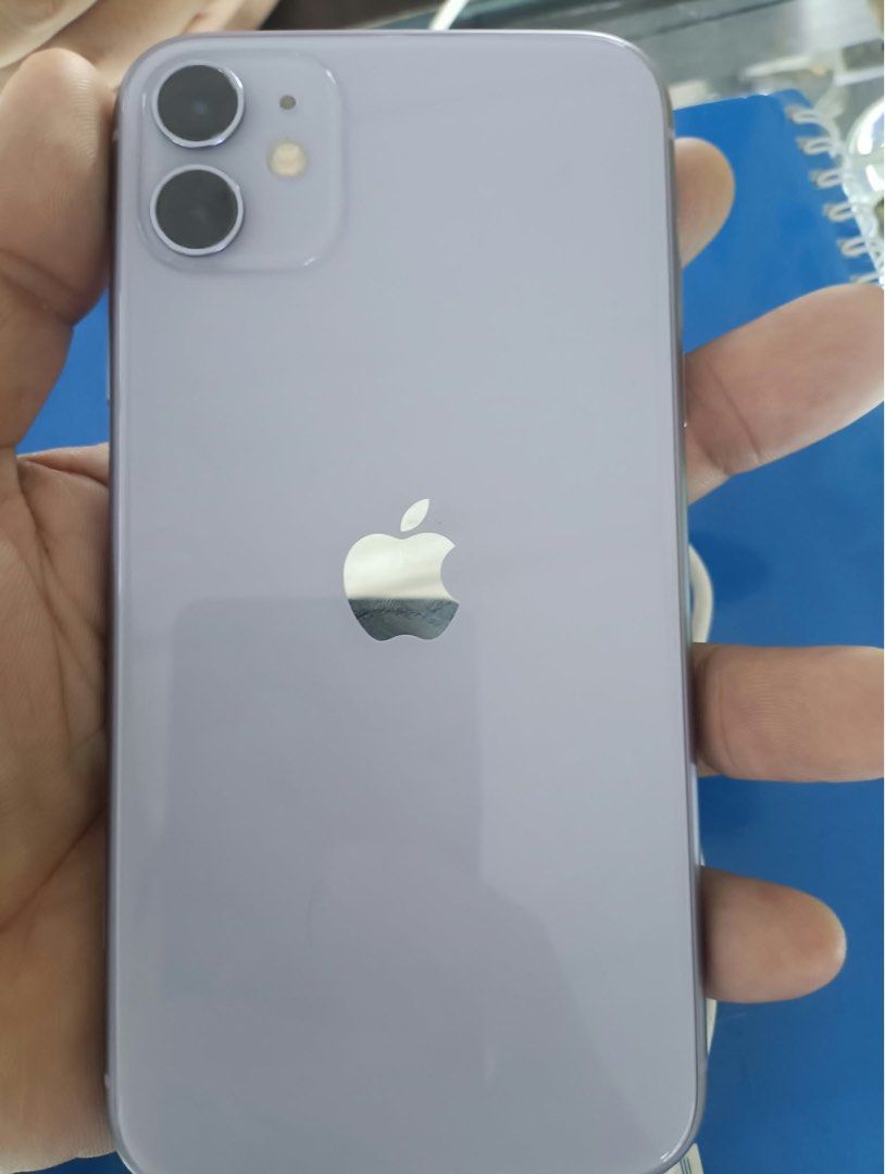 iPhone 11 128gb (Category: iPhone 11 Series) located in Manila. Submitted by marcpadin (Listing ID 1468891949, Image 1). Description: iPhone 11 128gb .
