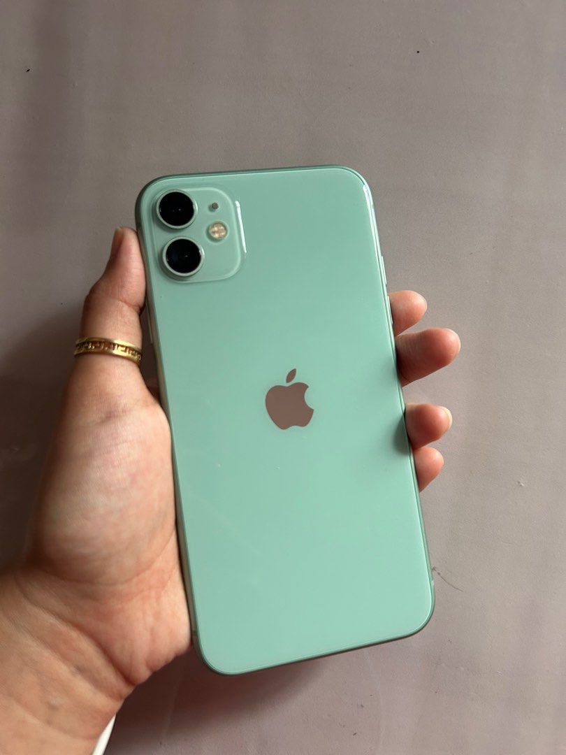 Iphone 11 128gb L/A variant (Category: iPhone 11 Series) located in Imus. Submitted by maryrose_esp (Listing ID 1468760653, Image 3). Description: negotiable 128gb true tone working 0.5 working no sim restrictions L/A variant face id working issue: small chip sa back cam (see pic) color chipping sa sides (but no dents) replaced battery multiple times (but kakapalit lang) no charger & sim ejector loc: imus, cavite meet up only.