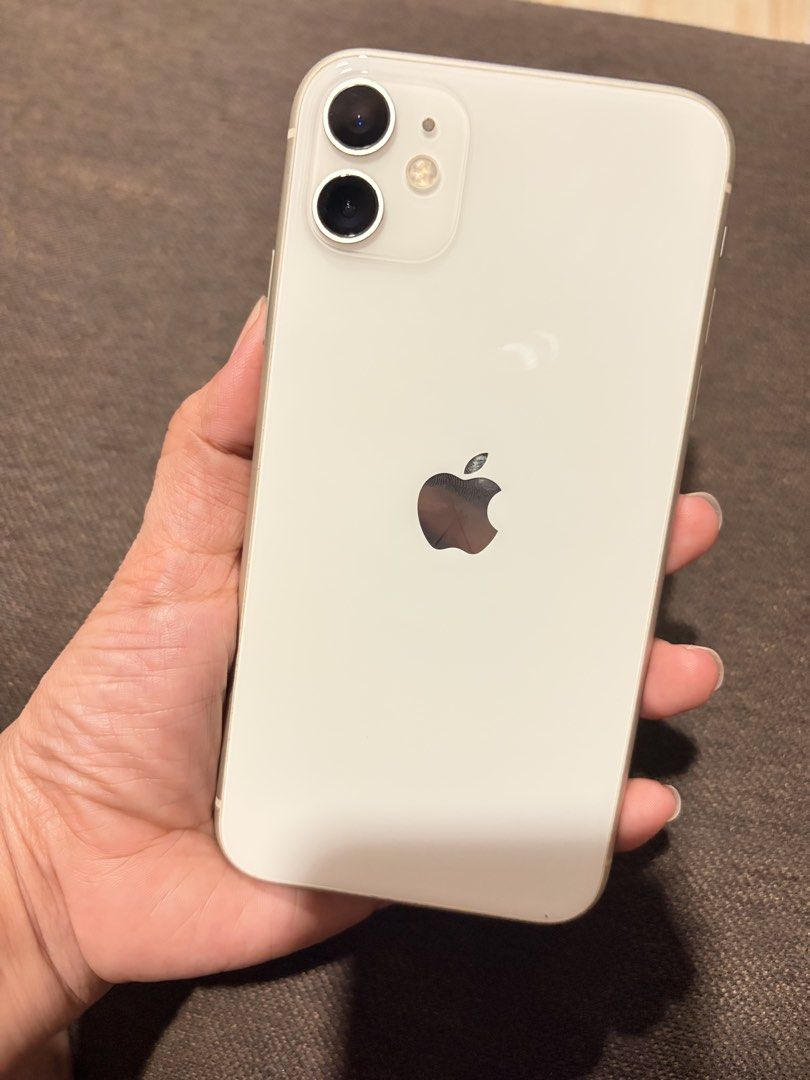 Iphone 11 128gb White (Category: iPhone 11 Series) located in Caloocan City. Submitted by declutter.sr (Listing ID 1468856352, Image 1). Description: - Brand/Model: Apple iPhone 11 - Storage Capacity: 128GB - Color: White - Condition: Pre-loved, well-maintained, with minimal scratches (see actual photos) -All settings and buttons are properly working. No any other issues just the battery health 67% - Display: Clean screen with vibrant colors - Bo