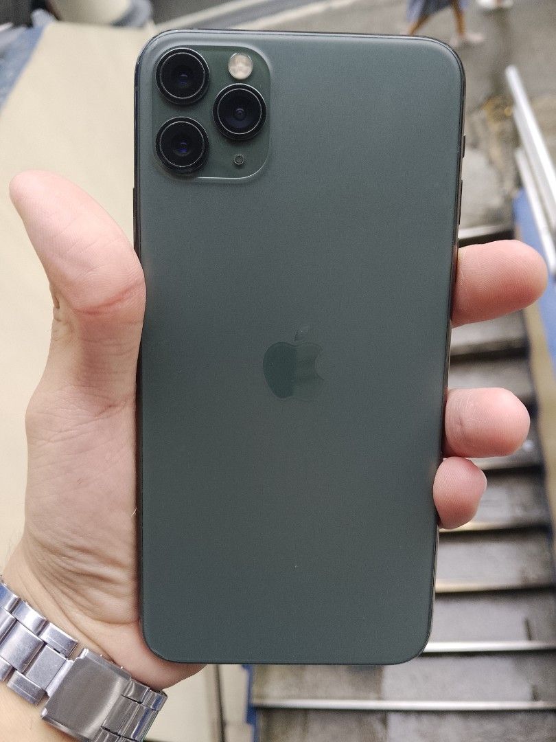 IPHONE 11 PROMAX 64GB 66BH (Category: iPhone 11 Series) located in Caloocan City. Submitted by kristanzzzx (Listing ID 1468763141, Image 1). Description: Walang issue all working, wala pa napalitan check the photos para di na paulit ulit slightly negotiable pa sa surebuyer Inclusion: Two cases and original charger.