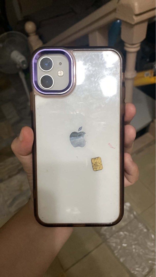 Iphone 11 with ISSUE - LAS PINAS (Category: iPhone 11 Series) located in Las Pinas. Submitted by stylishchique (Listing ID 1468891065, Image 2). Description: Nag ooff bigla pero matagal nagagamit cp Makinis Openline sim.