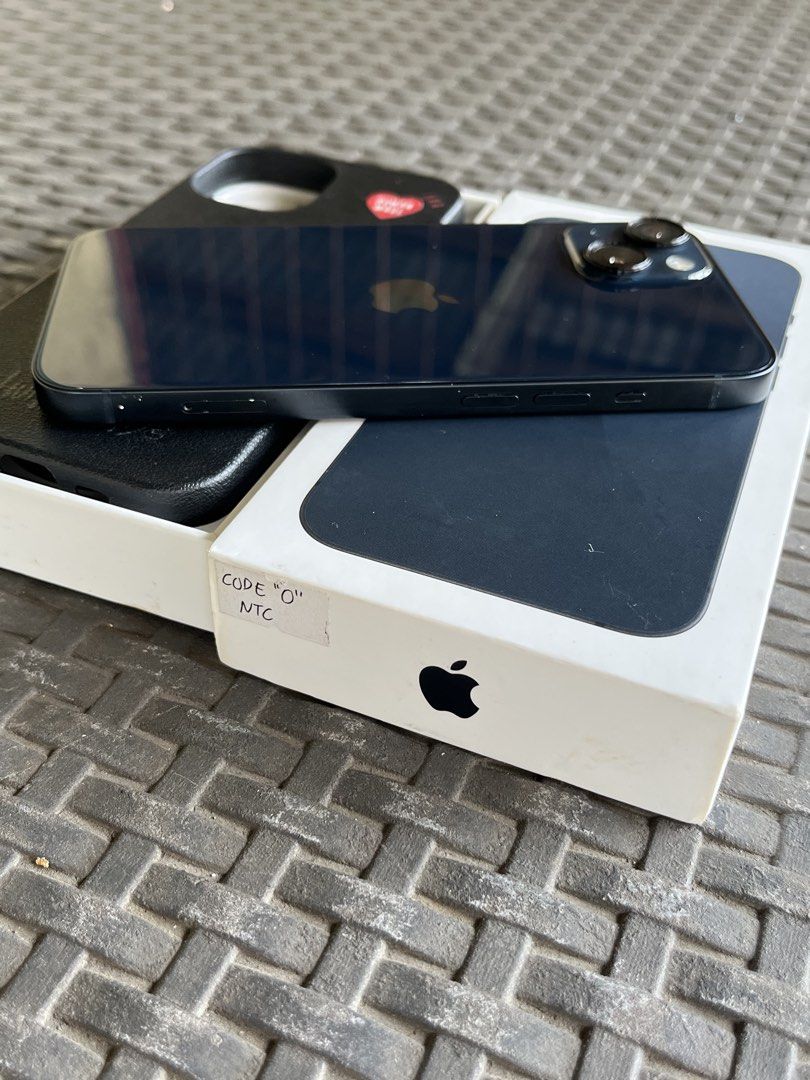 iPhone 13 128gb MIDNIGHT (Category: iPhone 13 Series) located in Manila. Submitted by iswitch (Listing ID 1468761513, Image 2). Description: ₱16,200 For SALE or SWAP to lower ios!!🍎 iPhone 13 128gb MIDNIGHT ZP/A variant Factory Unlocked✅ iOS version 26.6.2 Truetone ✅ Face ID✅ 86% battery health🔋 All workings No repair history✅ NTC Approved🇵🇭 Issue: Minimal paint chips Inclusion: Unit Case Original Box Unli check upon meet up No return/refund 
