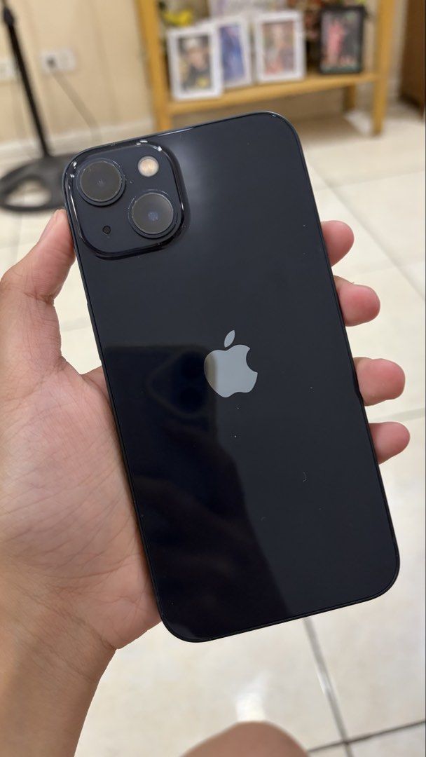 Iphone 13 (black) (Category: iPhone 13 Series) located in Manila. Submitted by calmbear-c343 (Listing ID 1468779970, Image 2). Description: Rfs: upgrade - 79% battery health - no repair -128 gb .
