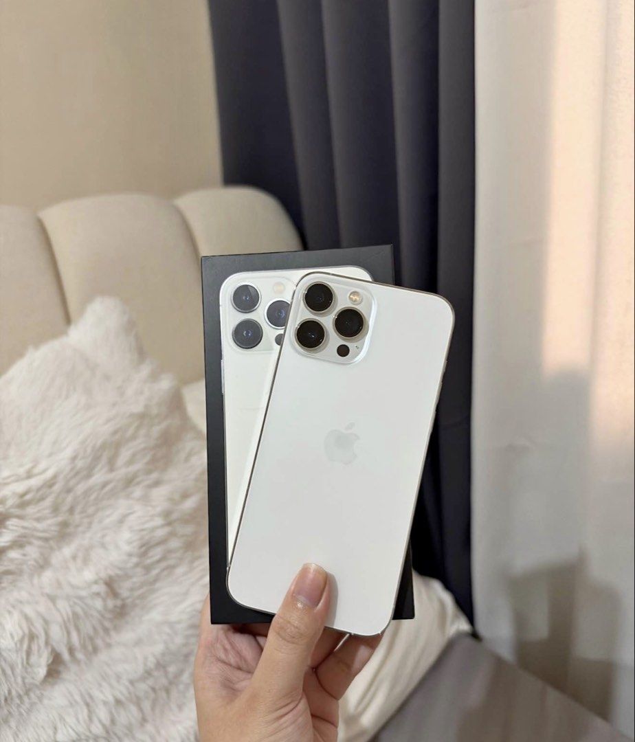 iPhone 13 pro max 128gb silver (Category: iPhone 13 Series) located in Manila. Submitted by markagcaoili19 (Listing ID 1468918891, Image 1). Description: ¡Phone 13 pro max 128gb 78% battery health (makunat) factory unlock (any sim) no dents or scratches makinis unli check at reset sa meet up unit orig box charger issue: replace lcd (genuine) means orig working 120hz refresh rate sa screen, sa powermac pinagawa sa trinoma face id not working yan l
