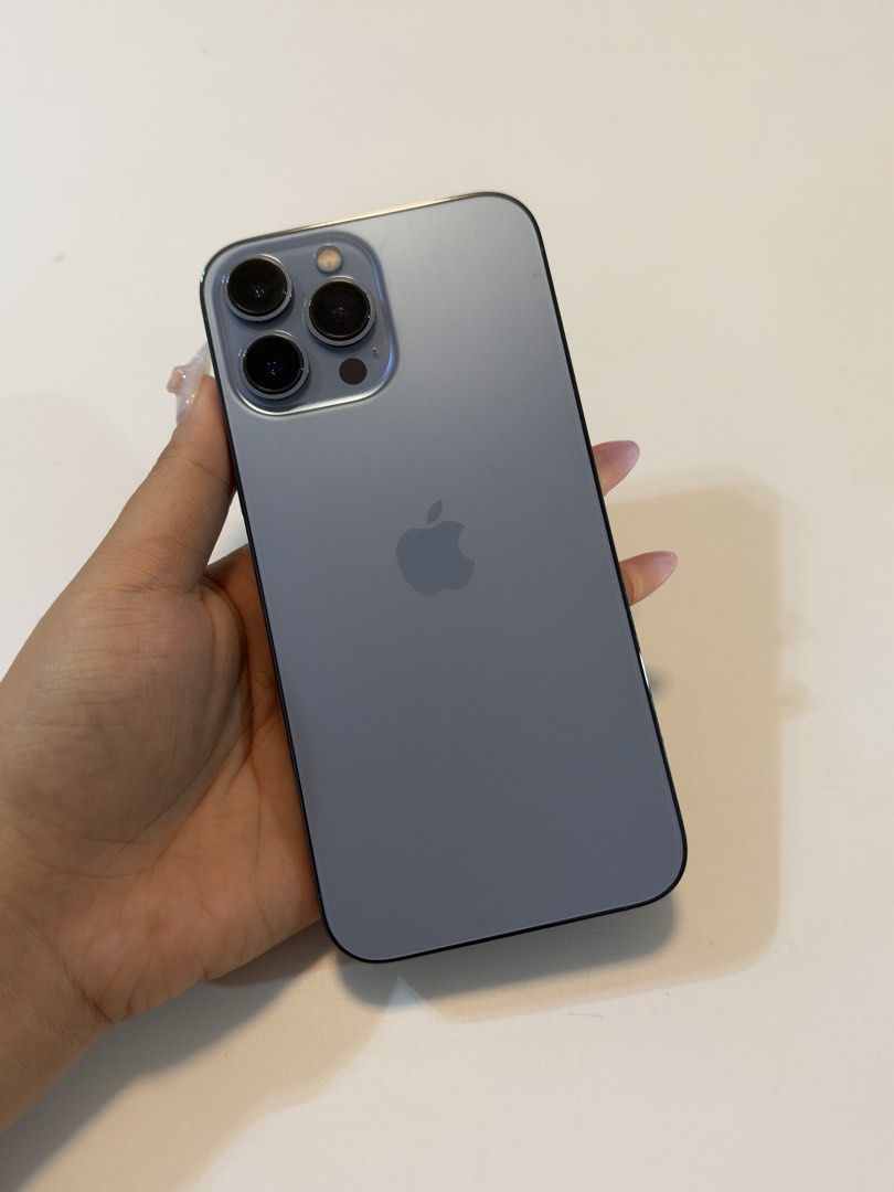 iPhone 13 Pro max Sierra Blue 256gb (Category: iPhone 13 Series) located in Cavite. Submitted by kaokao_declutter (Listing ID 1468902716, Image 2). Description: FS❗️Iphone 13 Pro Max 256gb sierra blue - PERSONAL USE (Not buy and sell) - Bought from apple store in US then pinadala nalang here from relative (Not from greenhills or powermac here, official apple store po talaga) - Has Minor Scratches on screen (its not super halata, more on worn out 