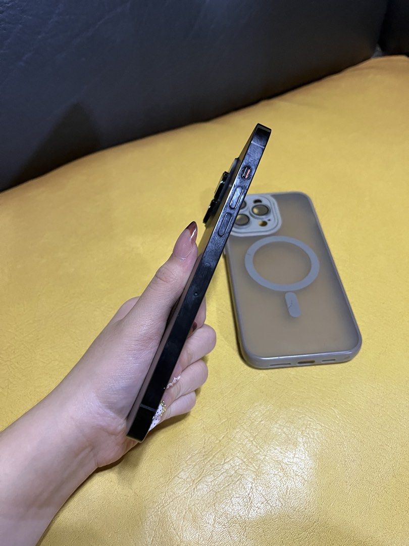 iphone 14 pro max space black 128gb (Category: iPhone 14 Series) located in Pasig City. Submitted by wornbyrei (Listing ID 1468729824, Image 2). Description: iPhone 14 pro max space black 128gb 83% battery health Unit , case only SMART,TNT sim only Honest issue : small dents check last pic No performance issues ₱ 26,500 1 week personal warranty Moneyback guaranteed pag peke 📍pasig city.