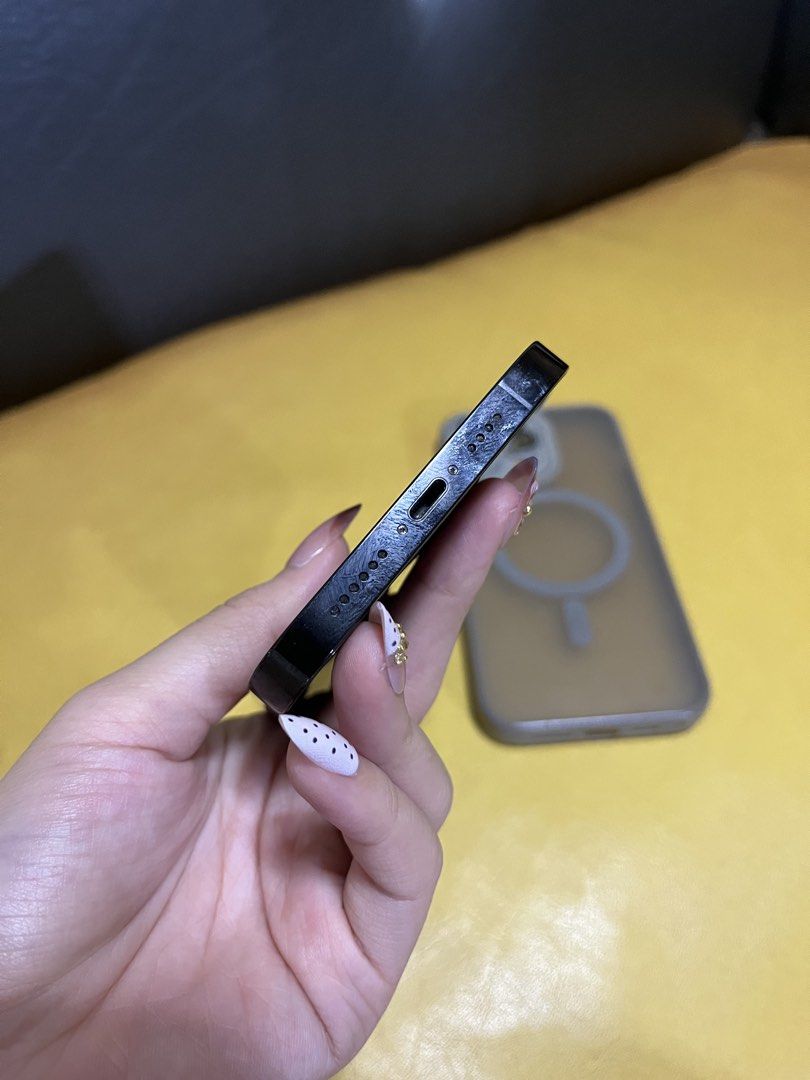 iphone 14 pro max space black 128gb (Category: iPhone 14 Series) located in Pasig City. Submitted by wornbyrei (Listing ID 1468729824, Image 3). Description: iPhone 14 pro max space black 128gb 83% battery health Unit , case only SMART,TNT sim only Honest issue : small dents check last pic No performance issues ₱ 26,500 1 week personal warranty Moneyback guaranteed pag peke 📍pasig city.