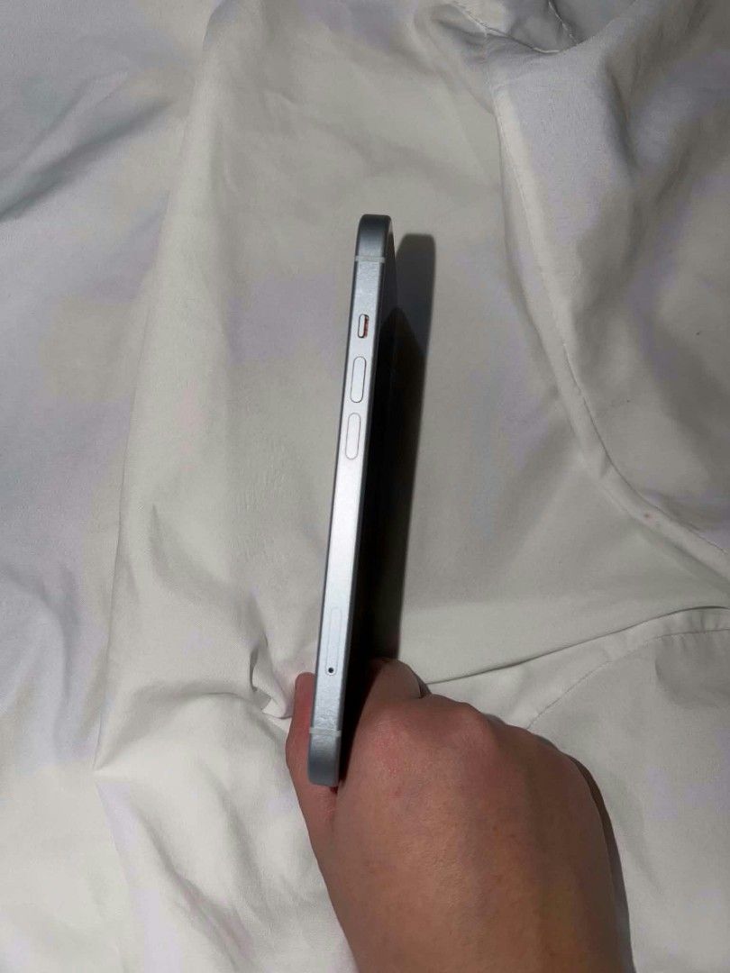 iPhone 15 (Category: iPhone 15 Series) located in Quezon City. Submitted by chel2704 (Listing ID 1468738743, Image 3). Description: FS iPHONE 15 FIX ₱25,000 128GB WORKING FACE ID WORKING TRUE TUNE IOS VER 26 FACTORY UNLOCKED 77% BATTERY HEALTH 1202 CYCLE COUNT NO REPAIR HISTORY LADY OWNED INCLUSION: BOX & CHARGER CORD QC COMMONWEALTH MEET UP..