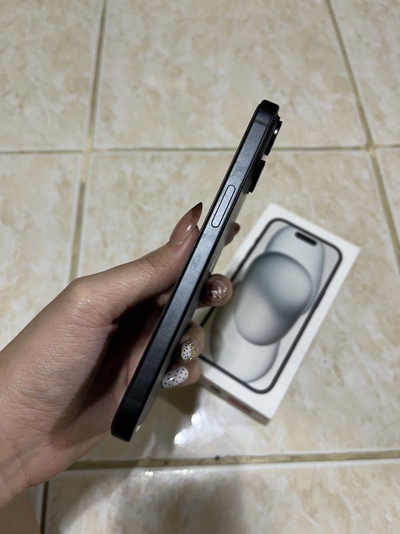 iphone 15 black 128gb (Category: iPhone 15 Series) located in Pasig City. Submitted by wornbyrei (Listing ID 1468728563, Image 2). Description: iphone 15 black 128gb 100% battery health 12 cycle count only Complete Openline Brandnew condition Warranty : October 2027 1 week personal warranty ₱32,000 📍pasig city.