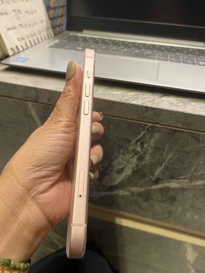 Iphone 15 pink 128gb (Category: iPhone 15 Series) located in Las Pinas. Submitted by loukasprimeholding (Listing ID 1468785230, Image 2). Description: .