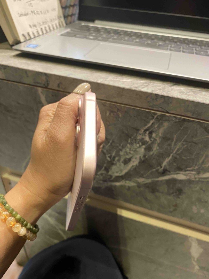 Iphone 15 pink 128gb (Category: iPhone 15 Series) located in Las Pinas. Submitted by loukasprimeholding (Listing ID 1468785230, Image 1). Description: .