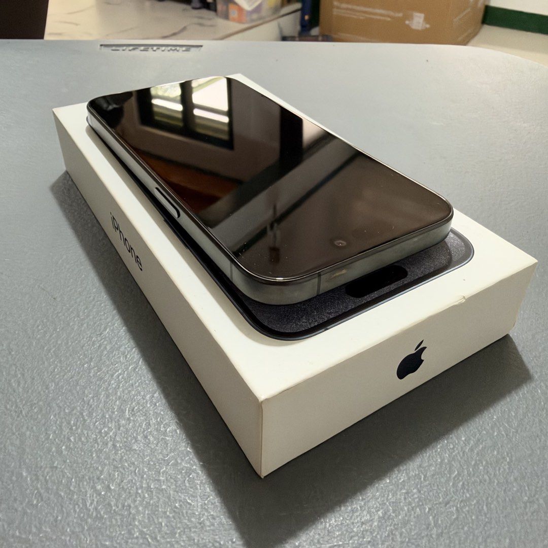iPhone 15 Pro 256gb Black Titanium (Category: iPhone 15 Series) located in Valenzuela. Submitted by cyrillesabino (Listing ID 1468760791, Image 3). Description: FOR SALE: iPhone 15 Pro 256gb Black Titanium •Color: Black Titanium •Storage: 256GB •Complete inclusions (box and unused cable) •Has minor cosmetic flaws, no dents •Has an issue with the camera (may ray of light pag tinapat sa ilaw) •Battery: May need replacement (refer to the last photo 