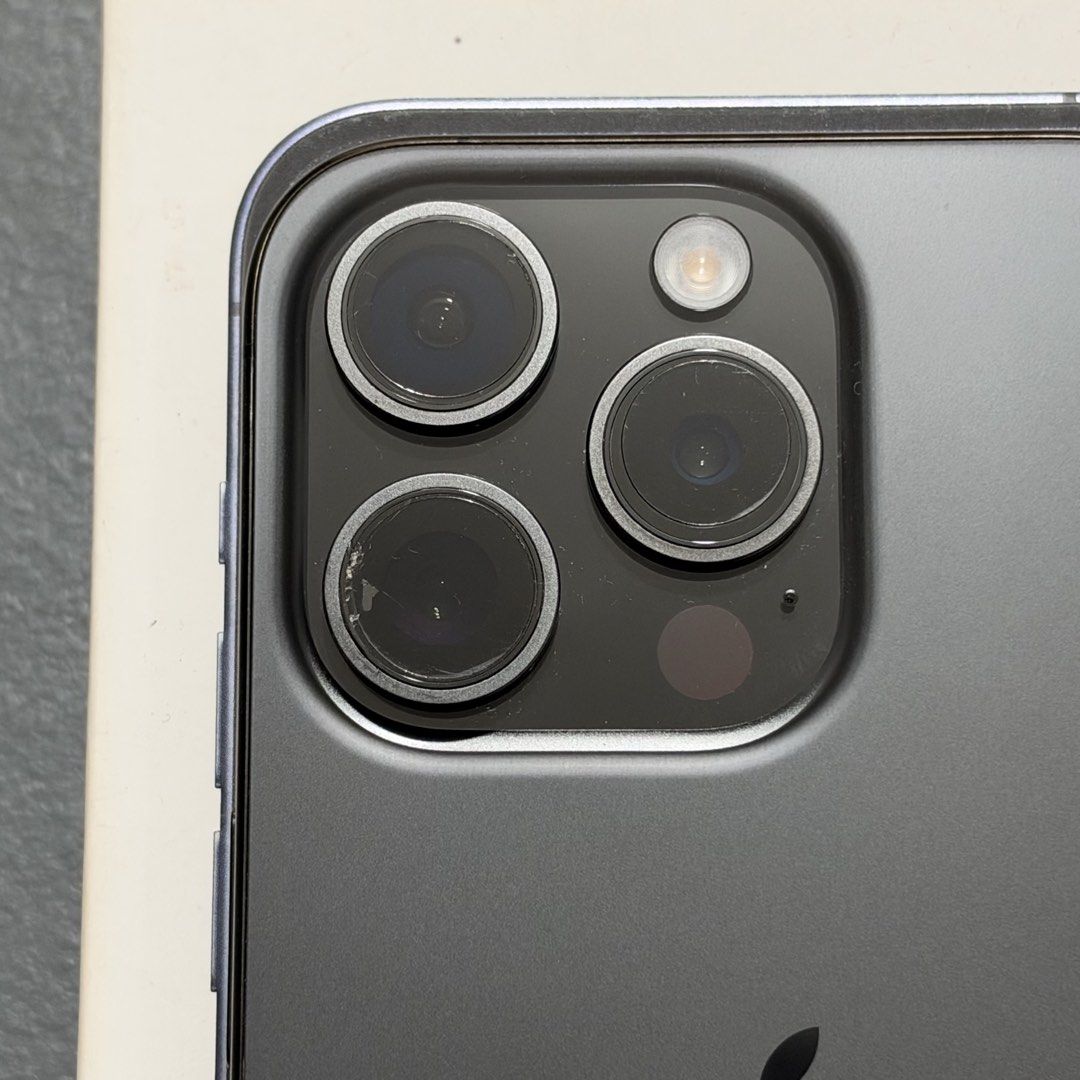 iPhone 15 Pro 256gb Black Titanium (Category: iPhone 15 Series) located in Valenzuela. Submitted by cyrillesabino (Listing ID 1468760791, Image 2). Description: FOR SALE: iPhone 15 Pro 256gb Black Titanium •Color: Black Titanium •Storage: 256GB •Complete inclusions (box and unused cable) •Has minor cosmetic flaws, no dents •Has an issue with the camera (may ray of light pag tinapat sa ilaw) •Battery: May need replacement (refer to the last photo 